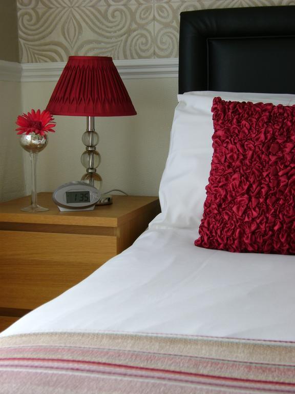 แกลลอรี่ เกสท์เฮาส์ Bed & Breakfast พลีมัธ ภายนอก รูปภาพ
